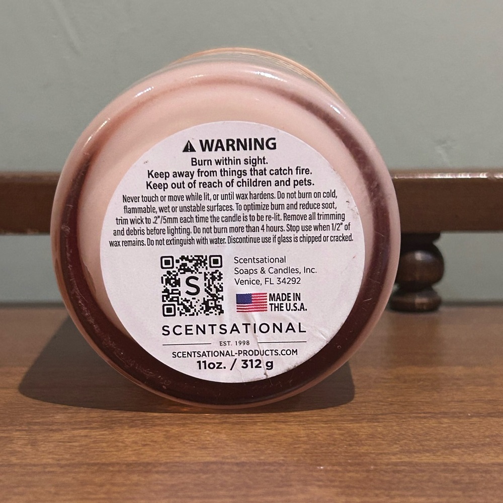 Scentsational "Island Retreat" Coconut & Beeswax Blend Luxury Scented Candle - Picture 4 of 5